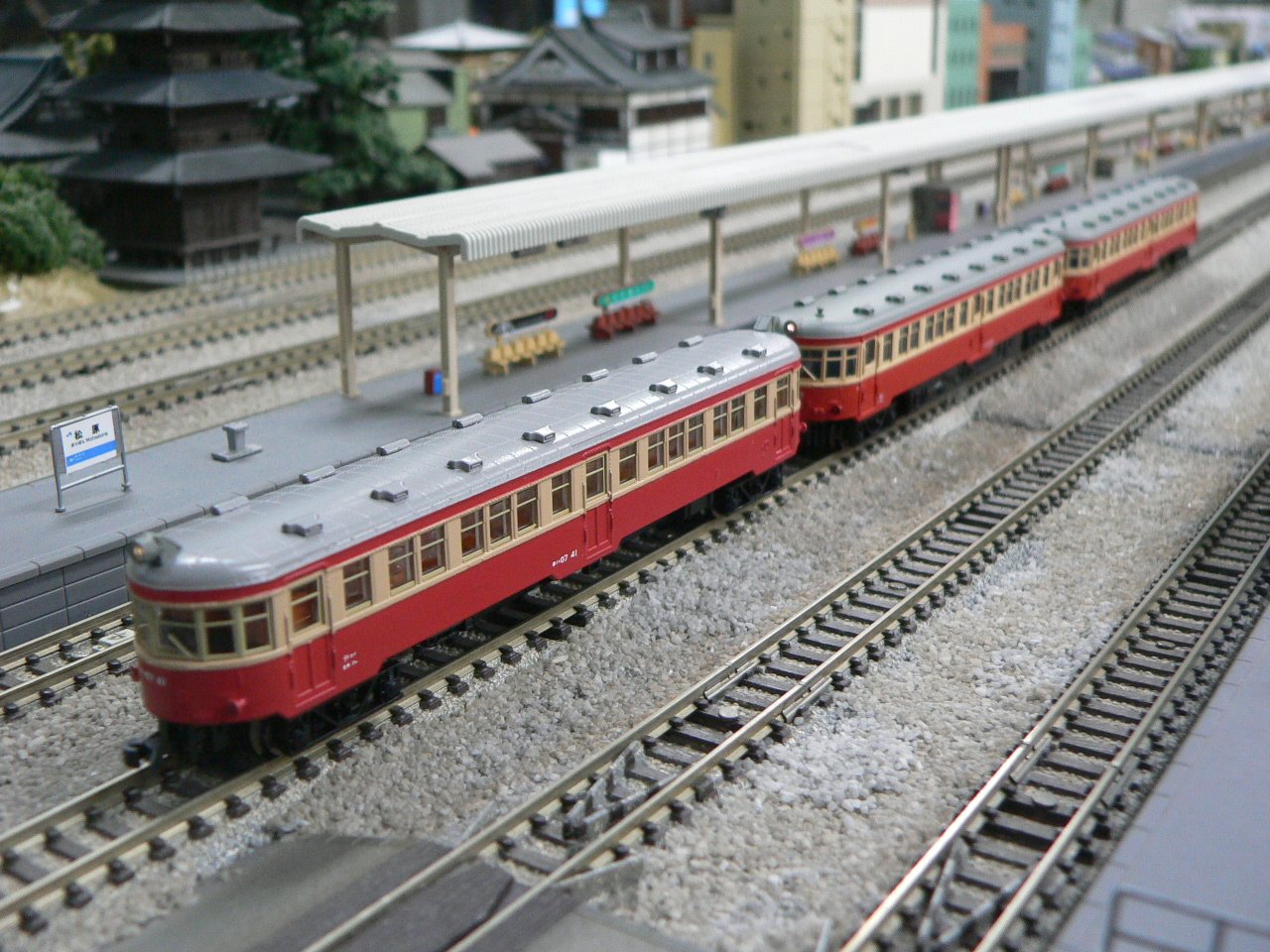 マイクロエースのキハ42500を塗り替えて、キハ07初期車をつくっ