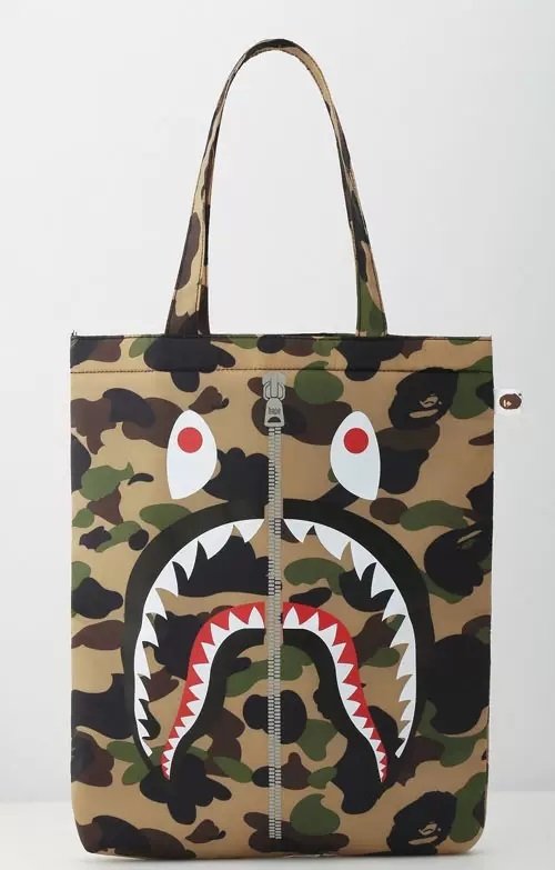 BAPE A BATHING APE／迷彩カモ ア ベイシング エイプ シャーク CAMO柄