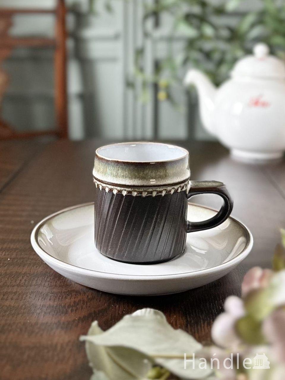 英国のアンティーク陶磁器、クラウンスタッフォードシャーのカップ