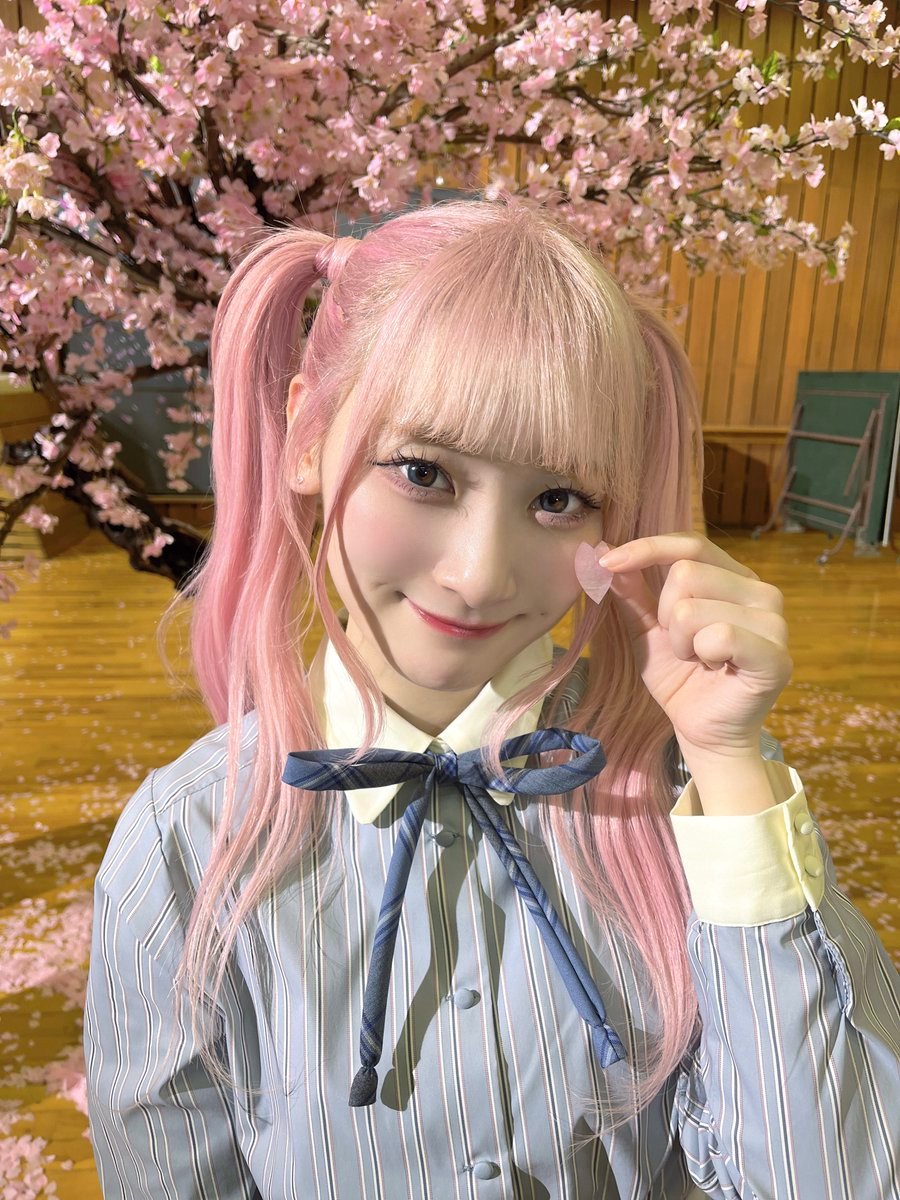 16thシングルカップリング曲 「 君の第3ボタン 」 のMVが公開されまし