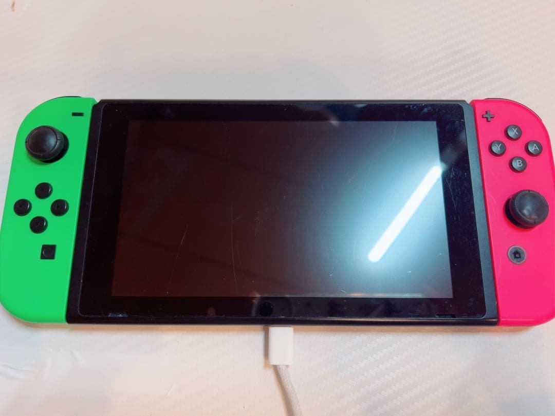 d*3様 Nintendo Switch グリーン/レッド本体 Nintendo Switch グリーンとレッド Nintendo Switch グリーンとレッド