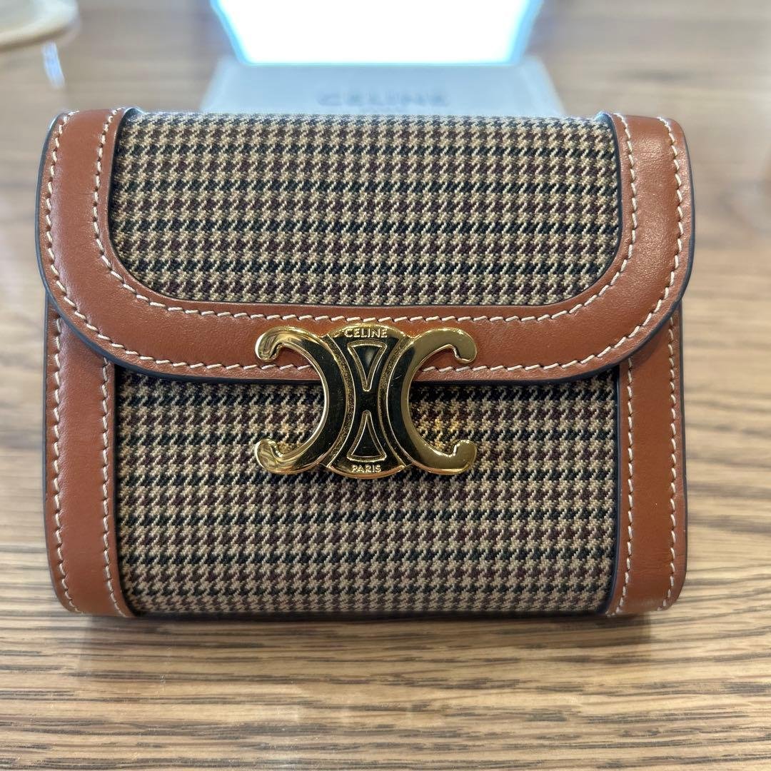 美品✨】CELINE チェック柄 三つ折り財布 - メルカリ
