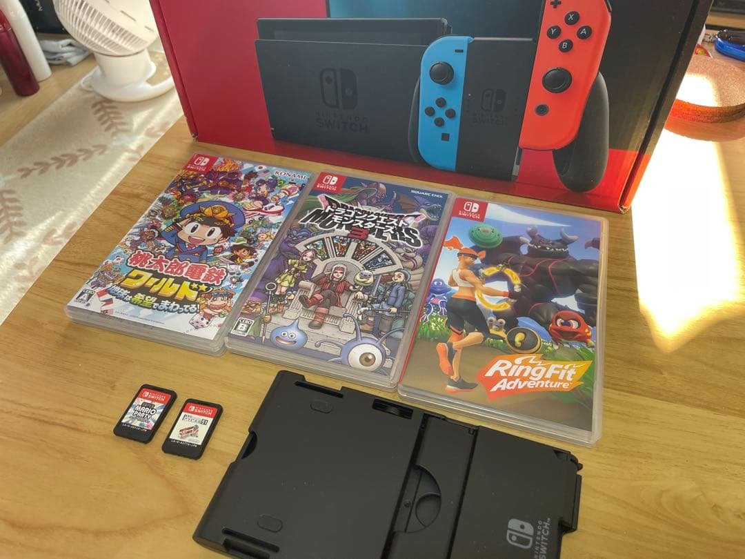 Nintendo Switch 本体 + ゲーム5本 + 付属品 初代 Switch / Switch Lite の同梱品・付属品を写真で分かりやすく紹介