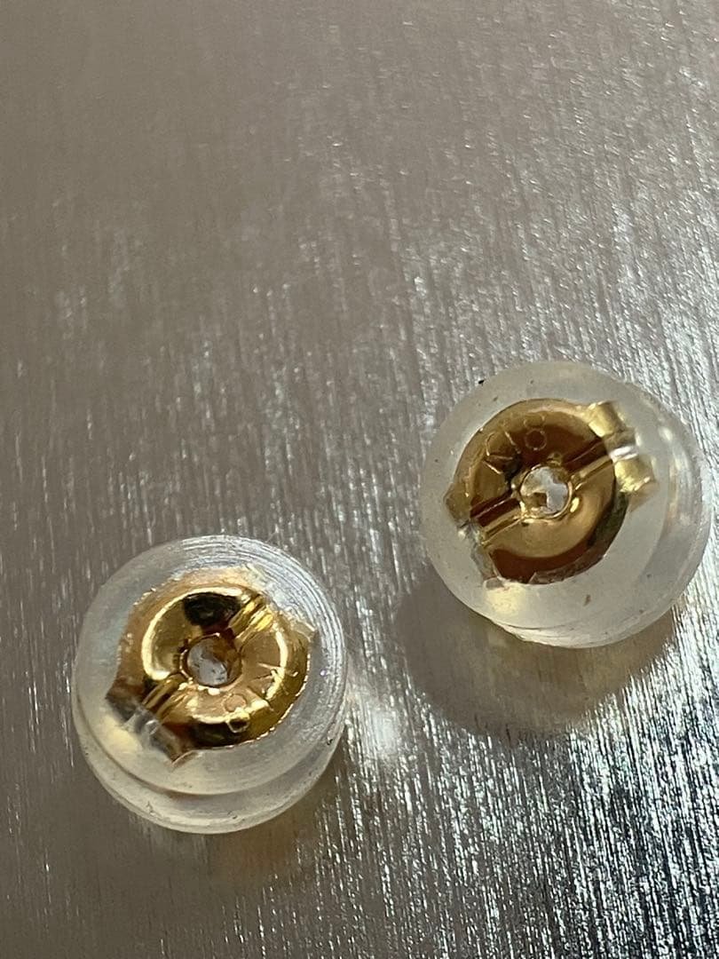 お値下 新品 K18YG サファイア スタッドピアス 0.60ct